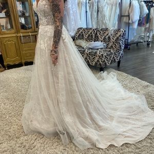 Mori Lee wedding dress. Tried on never worn outside of bridal shop. Brand new.